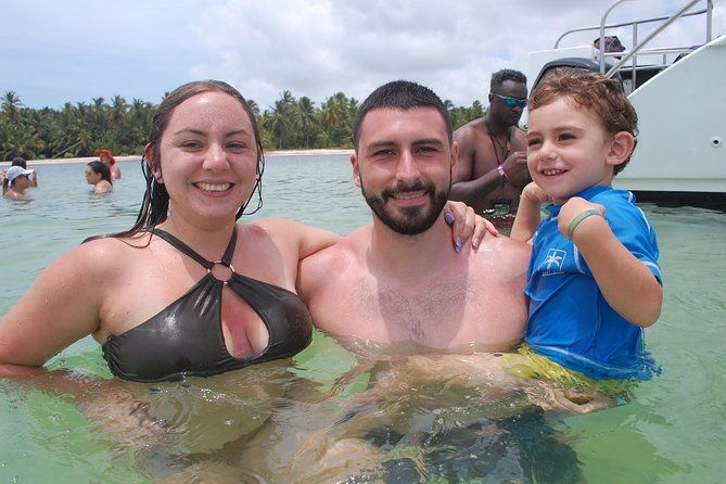 party-in-catamaran-in-punta-cana-open-bar