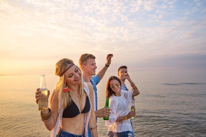 party-on-board-2-hour-cruise-with-dj-and-open-bar