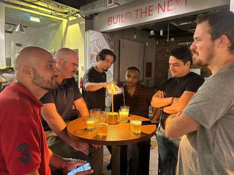 party-singapore-bespoke-pub-crawl