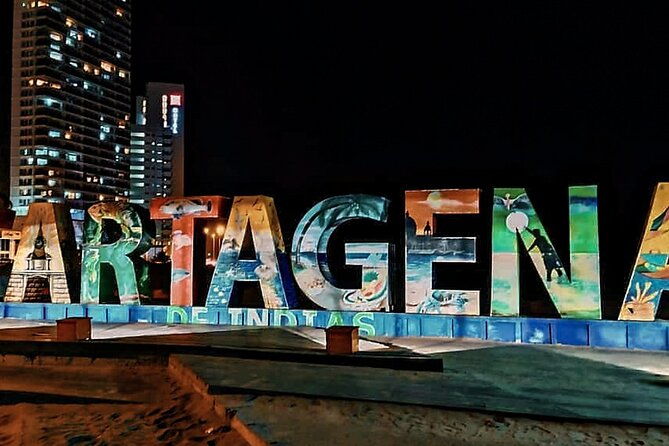 party-tour-at-night-in-cartagena
