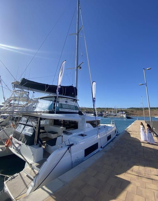 pasito-blanco-private-catamaran-excursion-with-food-drink