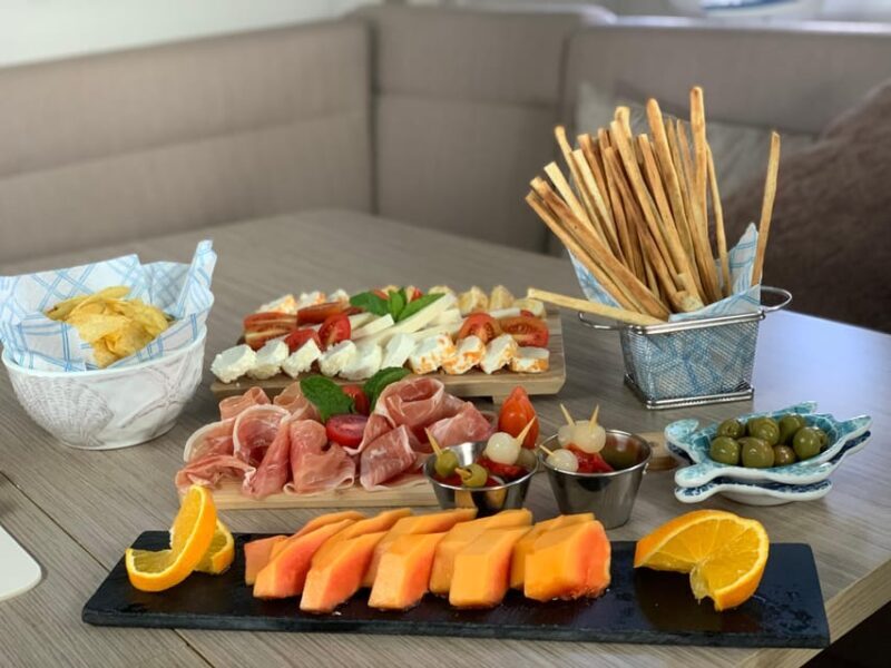 Pasito Blanco : Private sailing tour with food & drinks - The Experience Providers and Crew