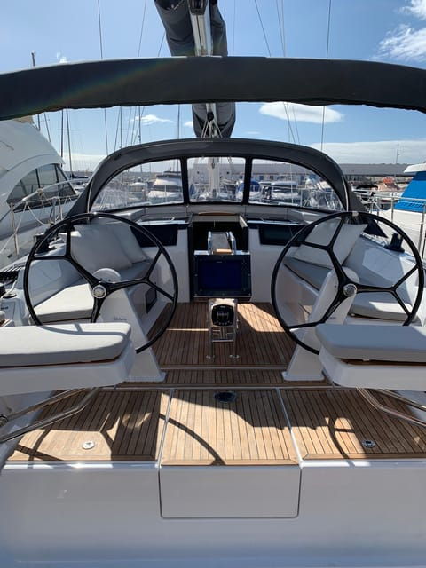 pasito-blanco-private-sailing-tour-with-food-drinks