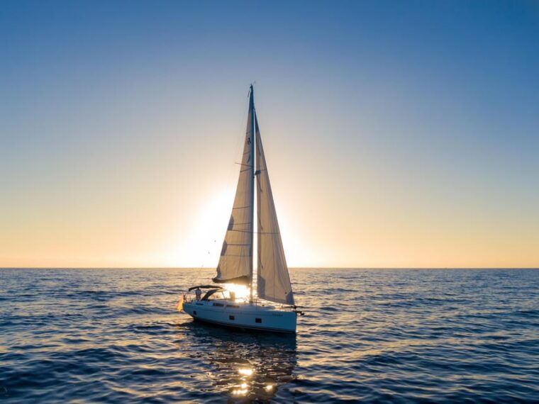 pasito-blanco-private-sailing-tour-with-food-drinks
