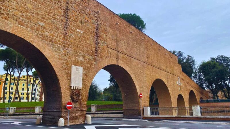 Passetto di Borgo Guided Tour & Castel Sant'Angelo ticket - The Unique Perspective on Rome
