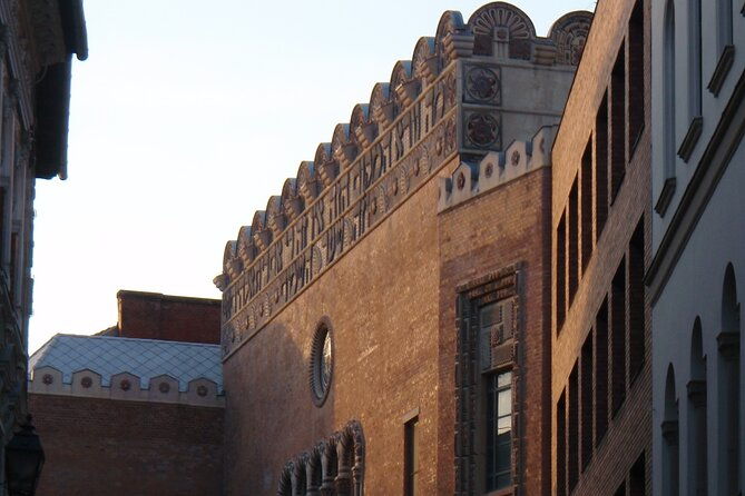 past-and-present-of-budapest-jewish-district-tour