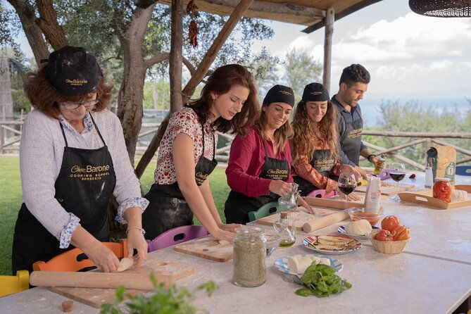 pasta-and-pizza-master-class-with-pick-up-in-sorrento