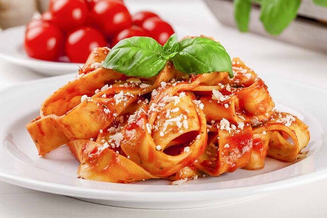 pasta-cooking-class-in-rome-fettuccine-class-in-piazza-navona