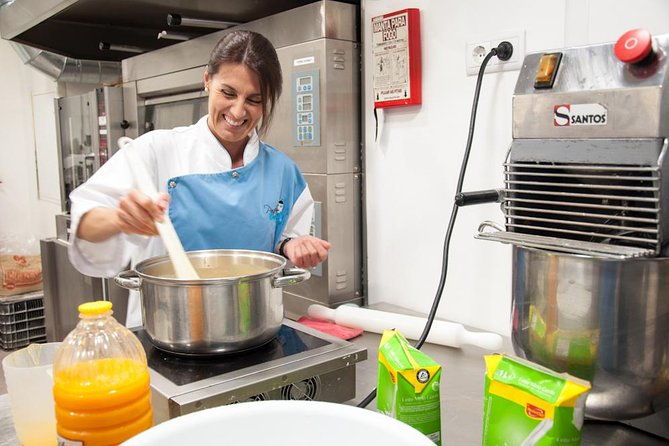 pastel-de-nata-masterclass-at-a-real-bakery-in-lisbon