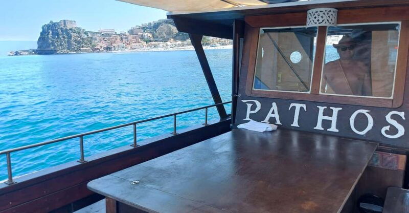 pathos-scilla-boat-tour-along-the-entire-costa-viola