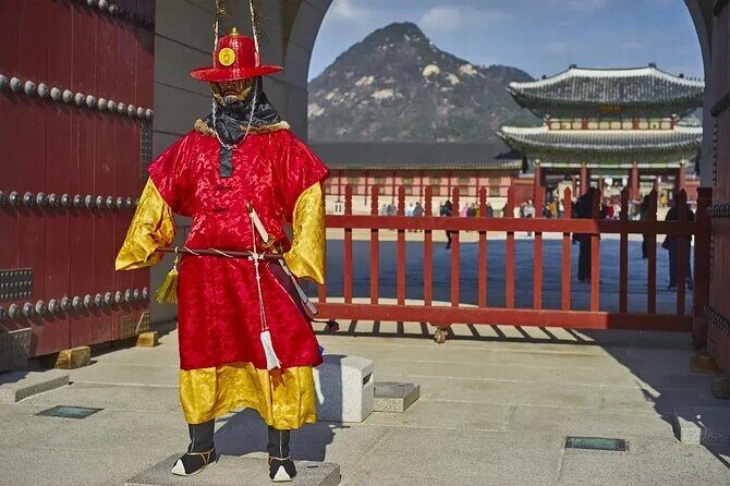 Paths of Power: Walking Tour Through Historic Seoul - Key Points