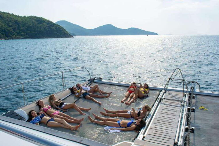 pattaya-3-islands-day-tour-on-catamaran-with-buffet-lunch
