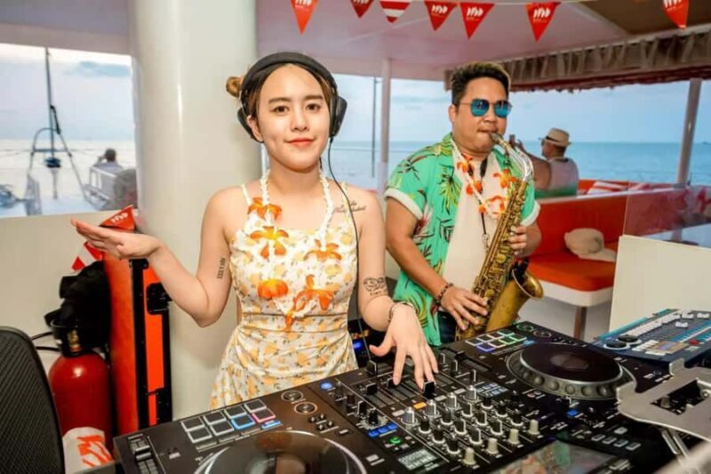 Pattaya: 3 Islands Hopping Day Tour on Catamaran with party - Lunch and Snacks: Thai Buffet & Refreshments