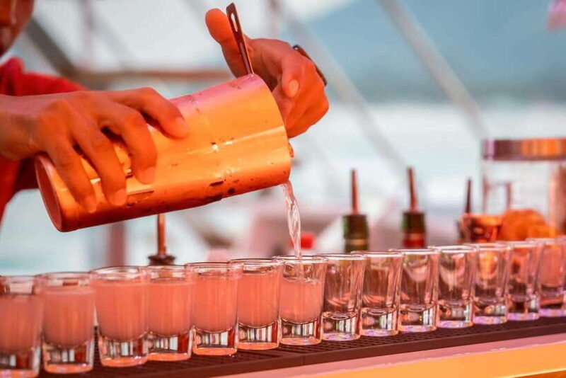 pattaya-3-islands-hopping-on-sailing-party-yacht-and-buffet