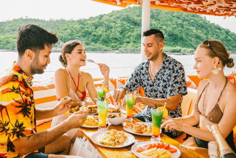 pattaya-3-islands-hopping-on-sailing-party-yacht-and-buffet