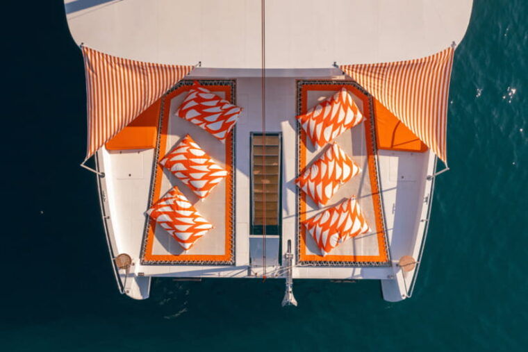 pattaya-3-islands-hopping-on-sailing-party-yacht-and-buffet