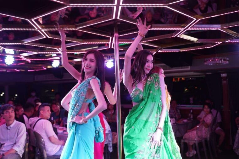 pattaya-all-star-dinner-cruise-cabaret-show-beer-buffet