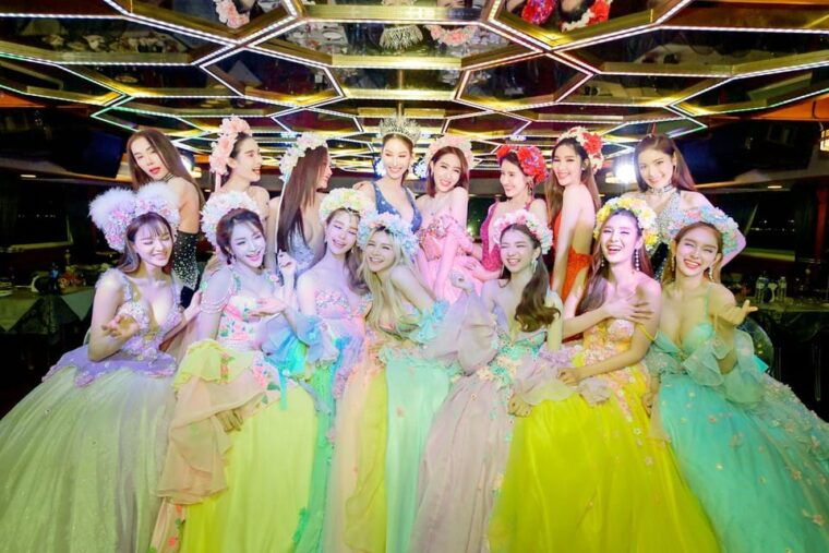 pattaya-all-star-dinner-cruise-cabaret-show-beer-buffet
