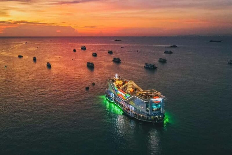 Pattaya: Dinner Yacht Cruise - Key Points