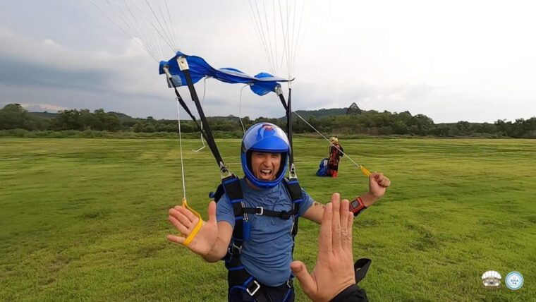 pattaya-dropzone-tandem-skydive-experience-with-ocean-views