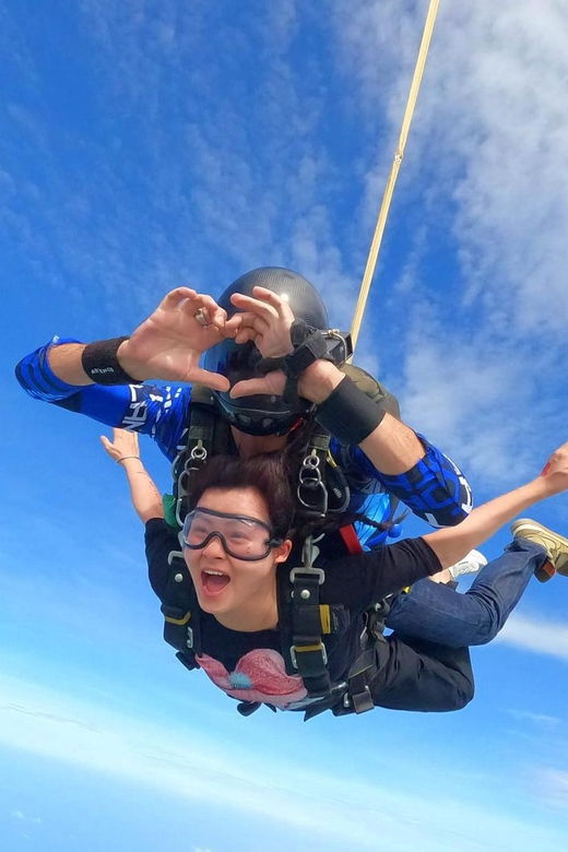 pattaya-dropzone-tandem-skydive-with-return-transfer