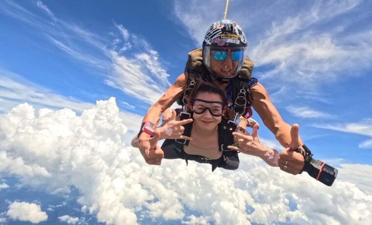 pattaya-dropzone-tandem-skydive-with-return-transfer