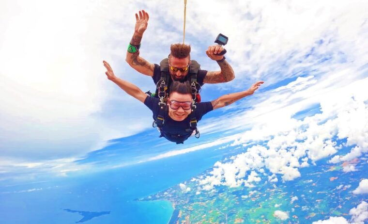 pattaya-dropzone-tandem-skydive-with-return-transfer