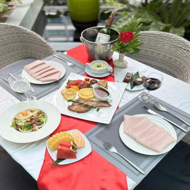 Pattaya: Indigo Bar at Bay Beach Resort Jomtien F&B Packages - An Overview of Indigo Bar at Bay Beach Resort Jomtien