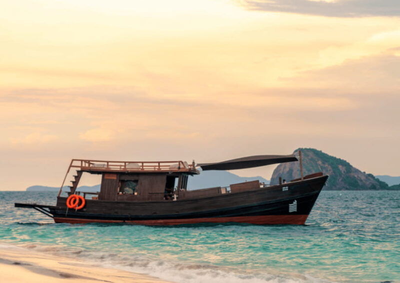 pattaya-private-traditional-boat-island-escape-in-sattahip