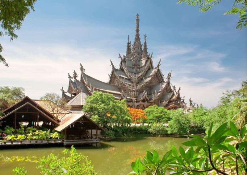 pattaya-sanctuary-of-truth-admission-with-guided-tour