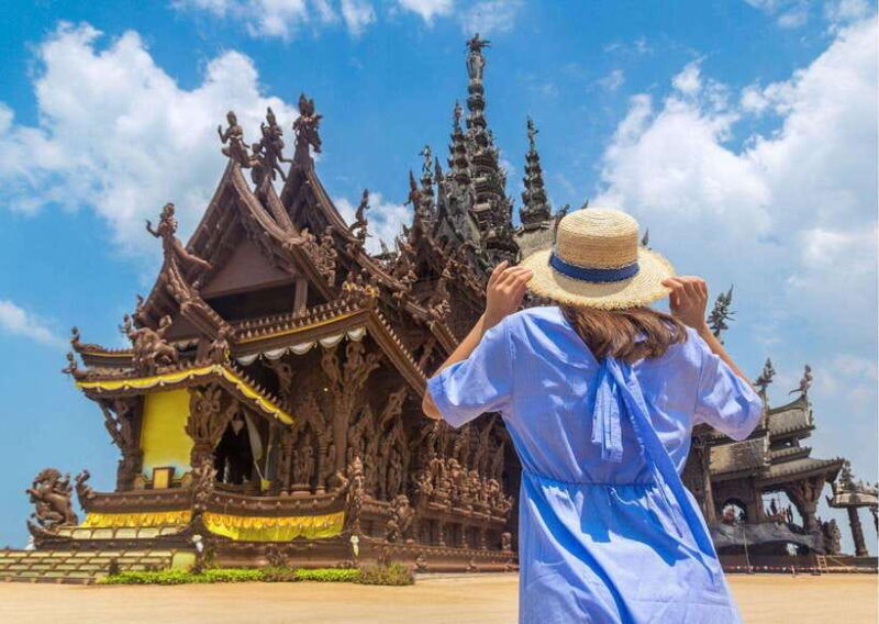 pattaya-sanctuary-of-truth-admission-with-guided-tour