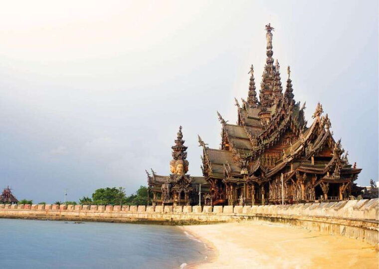 pattaya-sanctuary-of-truth-admission-with-guided-tour