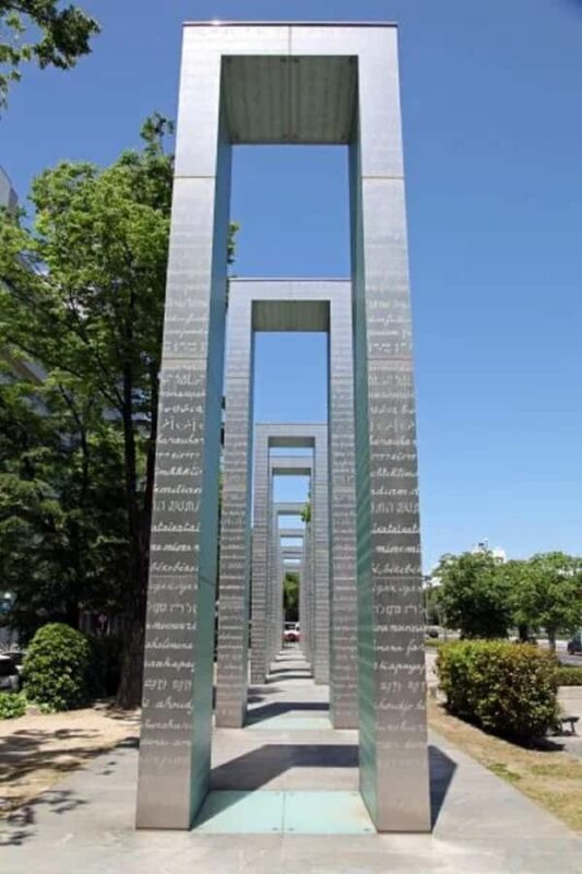 Peace Memorial Park, Hiroshima Castle, & Garden Private Tour - An In-Depth Look at the Hiroshima Peace Memorial Park, Hiroshima Castle & Garden Tour