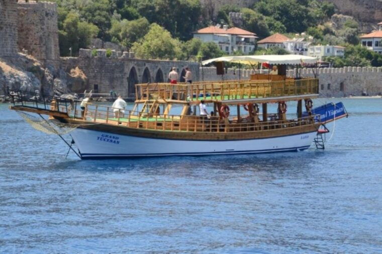 peaceful-bliss-alanyas-quiet-relax-boat