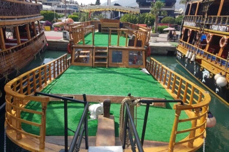 peaceful-bliss-alanyas-quiet-relax-boat