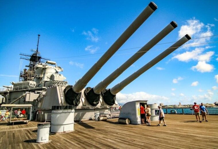 pearl-harbor-and-oahu-circle-island-tour-from-kona