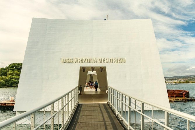pearl-harbor-arizona-missouri-battleship-tour-from-maui-big-island-kauai
