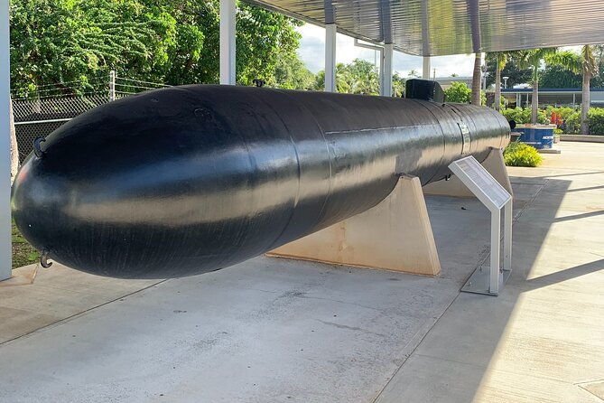 pearl-harbor-tour-arizona-memorial-and-uss-bowfin-2