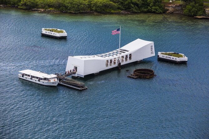 pearl-harbor-uss-arizona-and-uss-missouri-private