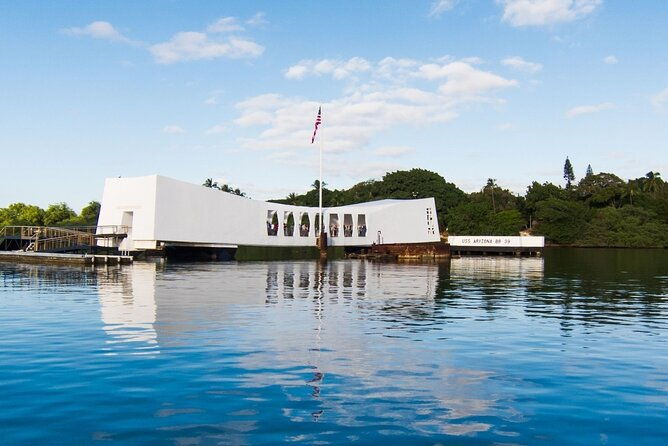 pearl-harbor-uss-arizona-hawaiian-history-small-group-tour