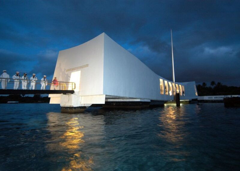 pearl-harbor-uss-arizona-memorial-battleship-missouri-3