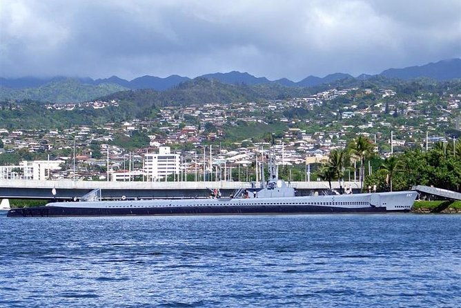 pearl-harbor-uss-arizona-memorial