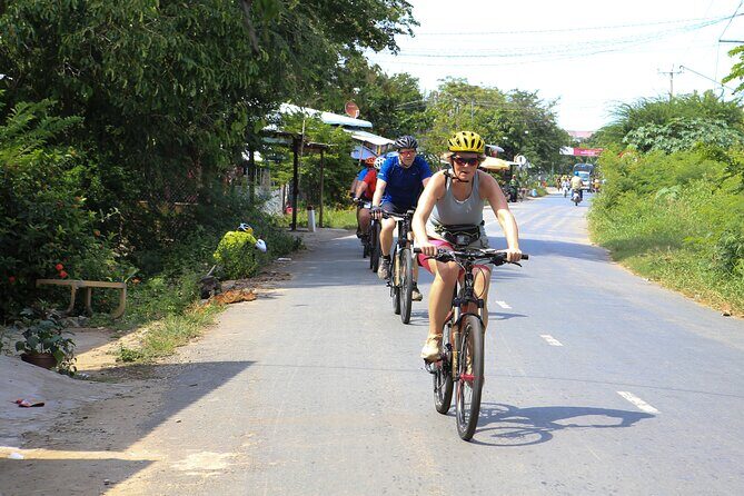 Pedal the Mekong, Cross the border, Reach Phnom Penh. - The Sum Up