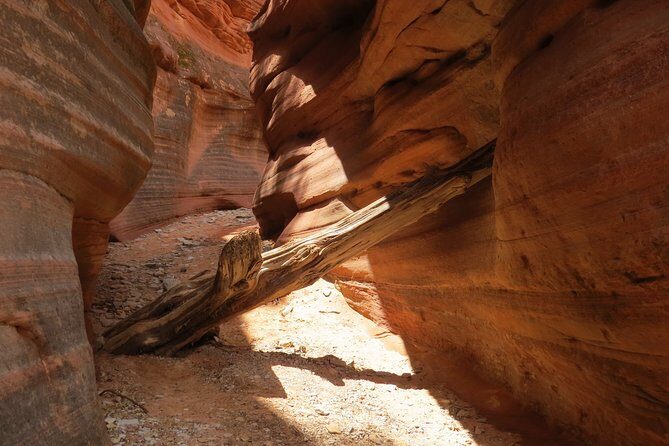 Peekaboo Slot Canyon 4WD Tour - Exploring the Peekaboo Slot Canyon 4WD Tour: An Authentic Utah Adventure