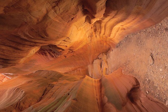Peekaboo Slot Canyon 4WD Tour - Key Points
