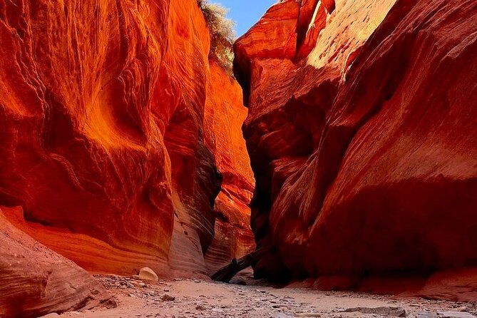peekaboo-slot-canyon-tour-utv-and-hiking-adventure-private