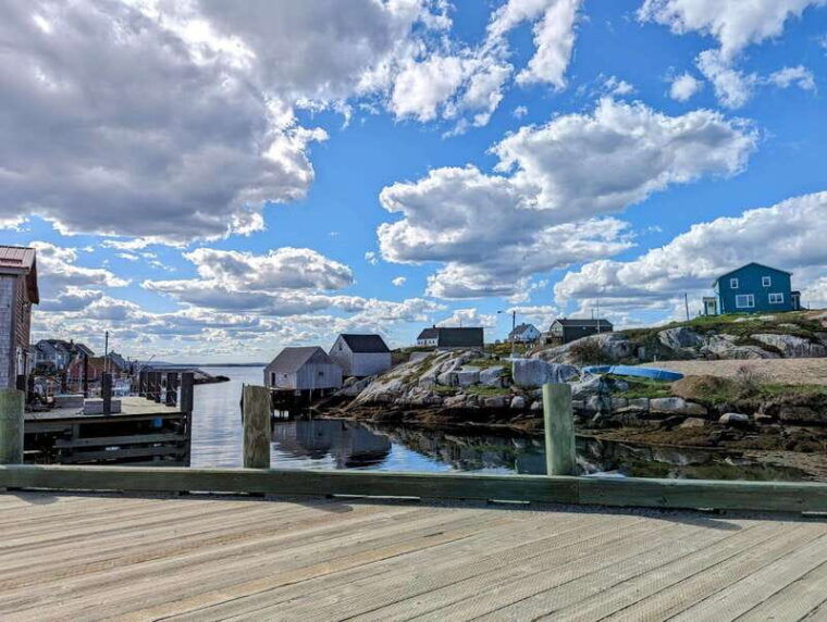 peggys-cove-lunenburg-2-hidden-gems-full-day-tour-2