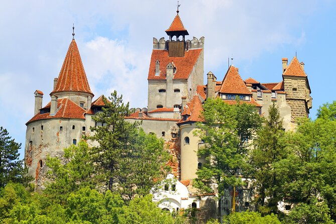 peles-castle-dracula-castle-and-brasov-old-town-private-tour-from-bucharest
