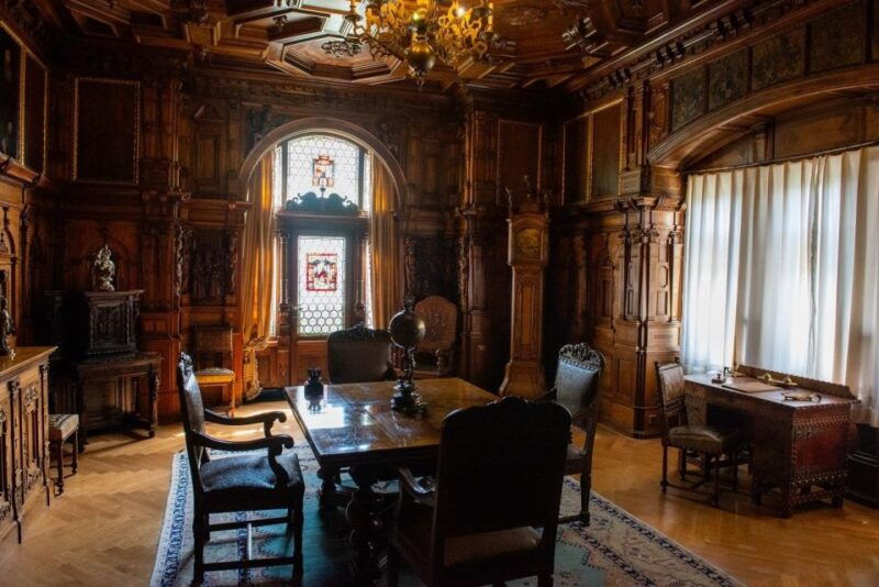 peles-draculas-castles-brasov-private-day-trip-pickup