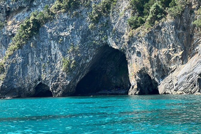 pelion-boat-trip-to-poseidons-caves